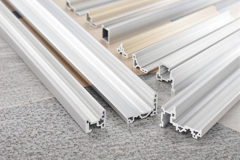 Cornière aluminium 2m : polyvalence et personnalisation.jpg