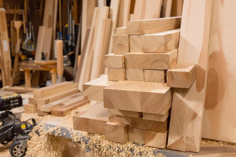 Planche sapin épicéa classe 3 : bois robuste et polyvalent.jpg
