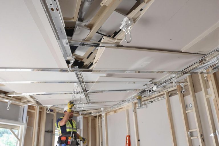 Suspente et fourrure placo : guide pratique plafond.jpg